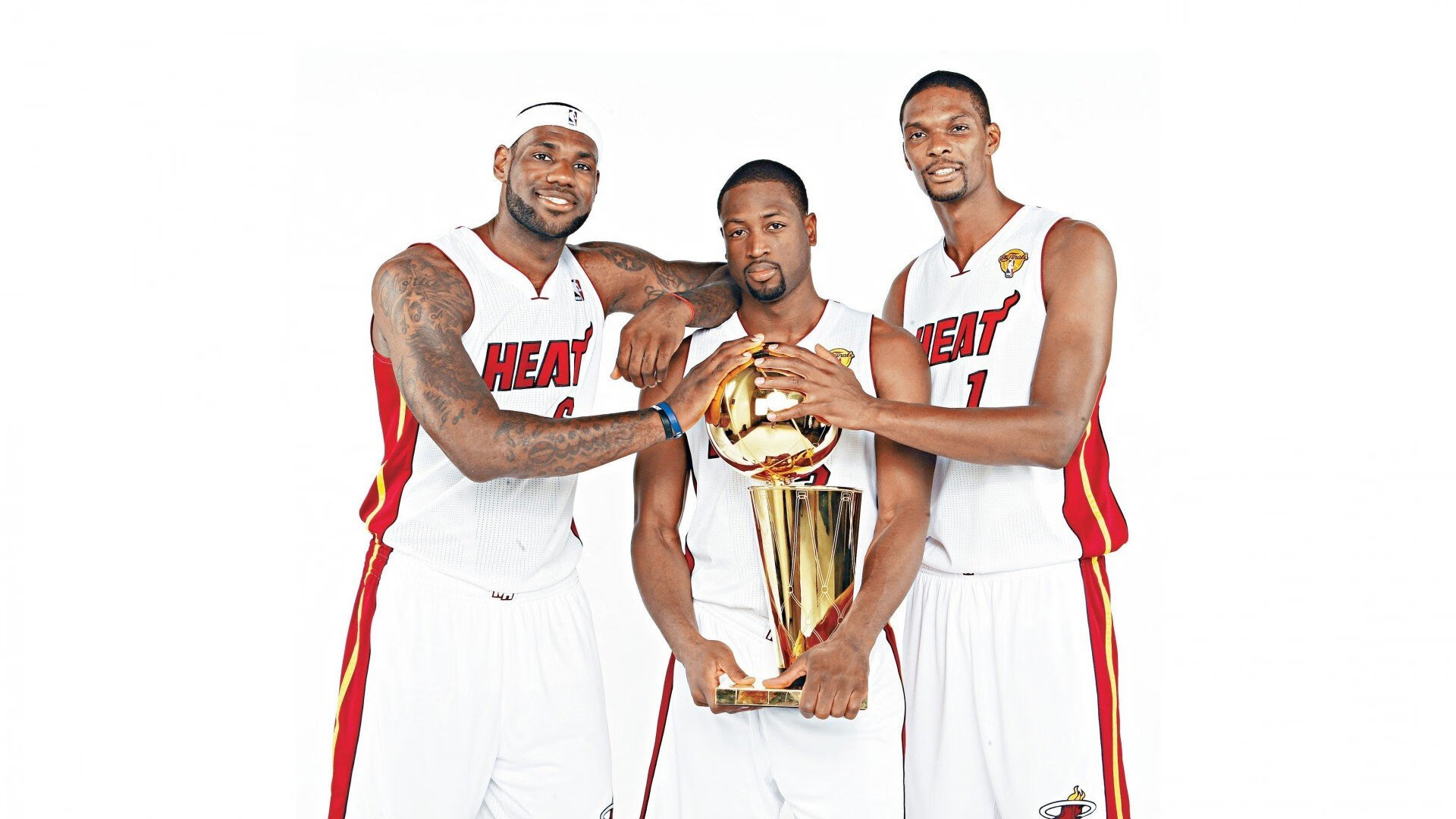 领先优势明显引爆全场!字母哥意外战胜雄鹿气势如虹延续