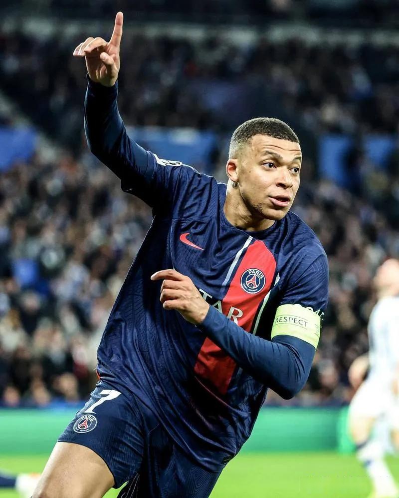 白衣女战士被怪物抱走 白衣女战士被怪物抱走